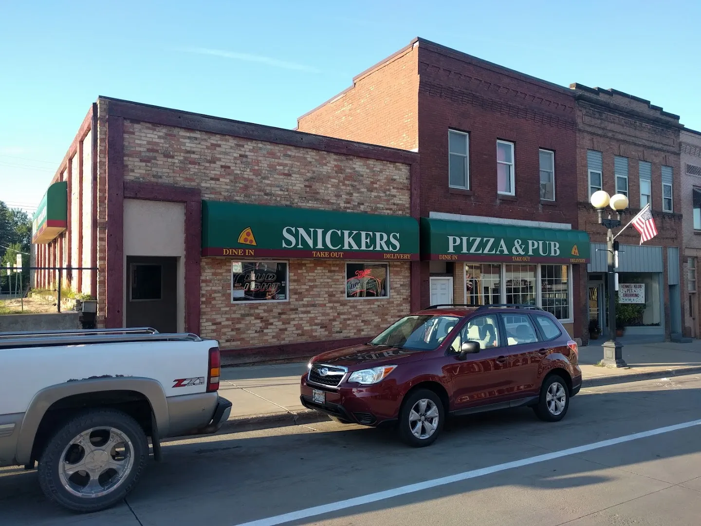 Snickers Pizza & Pub